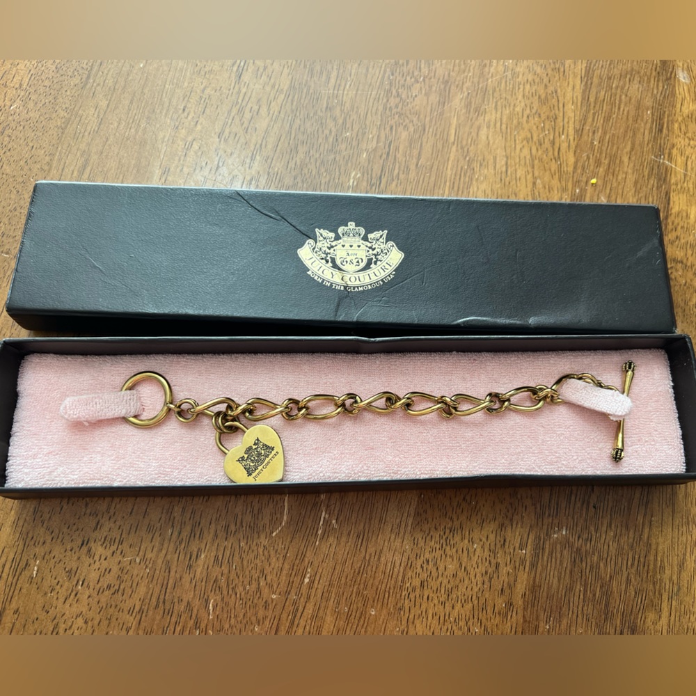 Gold Juicy Couture Bracelet Heart Logo Heart Tag Toggle Clasp Jewelry with Box